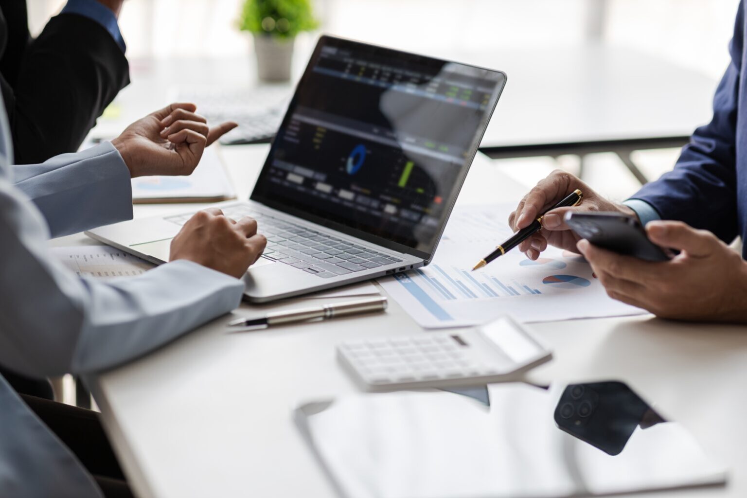 Kako mali biznisi u BiH preživljavaju sistem koji ih kažnjava