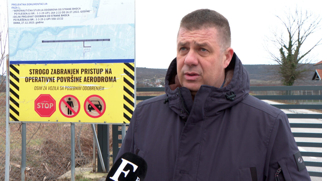 Krajina zaboravljena od države: Bez autoputa, željeznice i brze ceste – izgradnja aerodroma kao posljednja šansa Krajina zaboravljena od države: Bez autoputa, željeznice i brze ceste – izgradnja aerodroma kao posljednja šansa