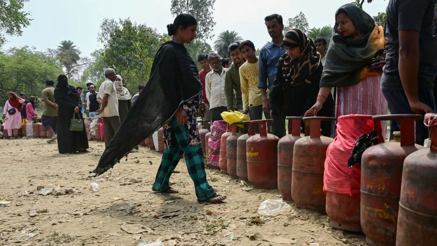 Gašenje reklamnih panoa, zatvaranje škola, ograničeno korištenje klime na koje se sve načine države nose s naftnom krizom
