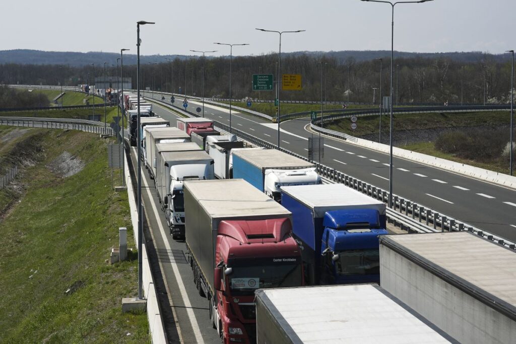 Bez vozača nema isporuka: BiH predložila Briselu privremeno rješenje za pravilo 90/180 dana Bez vozača nema isporuka: BiH predložila Briselu privremeno rješenje za pravilo 90/180 dana