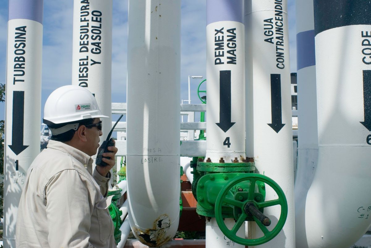 Na tržište će biti pušteno rekordnih 400 miliona barela strateških rezervi nafte