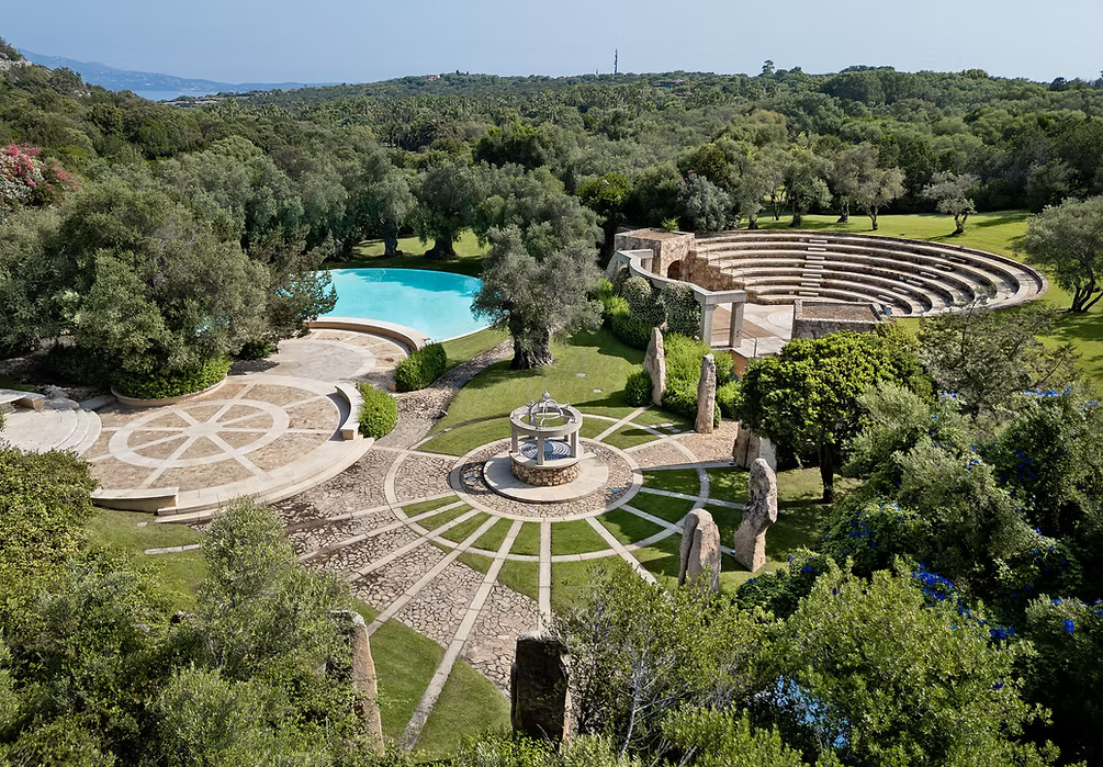 Atomski bunker, sedam bazena, jezero…vila veća od Vatikana čeka kupca, cijena vrtoglava