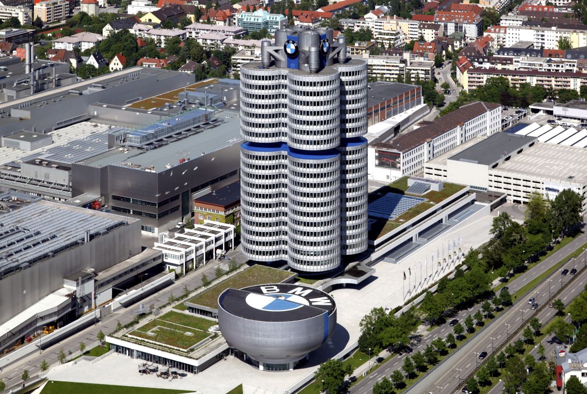BMW povukao ponudu za iznajmljivanje službenog automobila krajnje desničarskom političaru